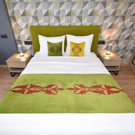 Home4You City Center Apartments 예레반 외부 사진