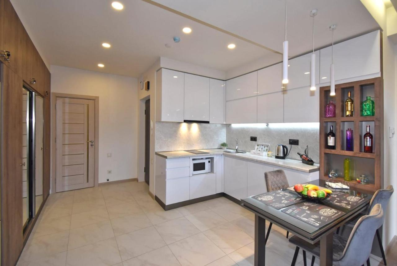 Home4You City Center Apartments 예레반 외부 사진