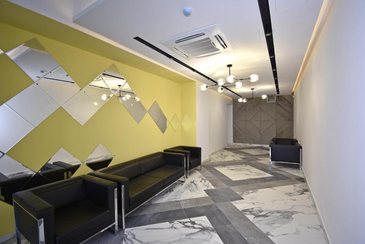 Home4You City Center Apartments 예레반 외부 사진