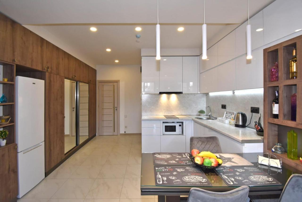Home4You City Center Apartments 예레반 외부 사진