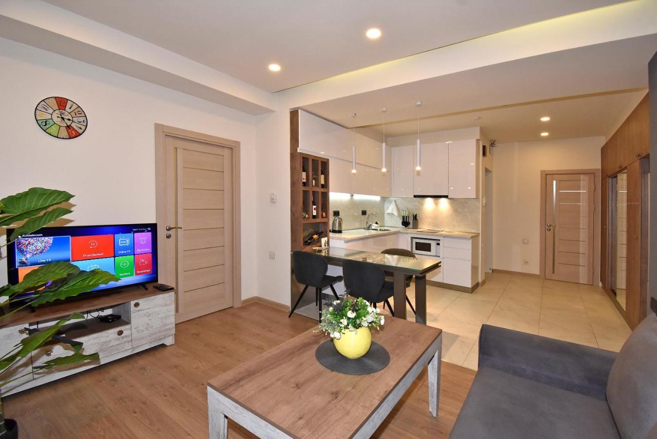 Home4You City Center Apartments 예레반 외부 사진