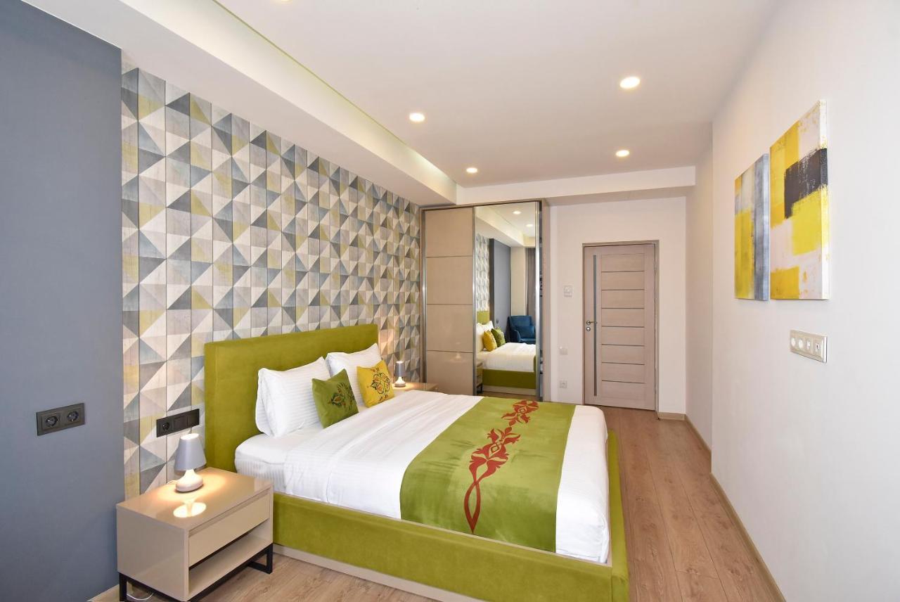 Home4You City Center Apartments 예레반 외부 사진