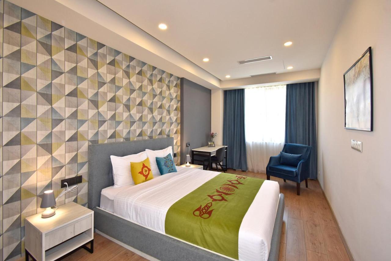 Home4You City Center Apartments 예레반 외부 사진